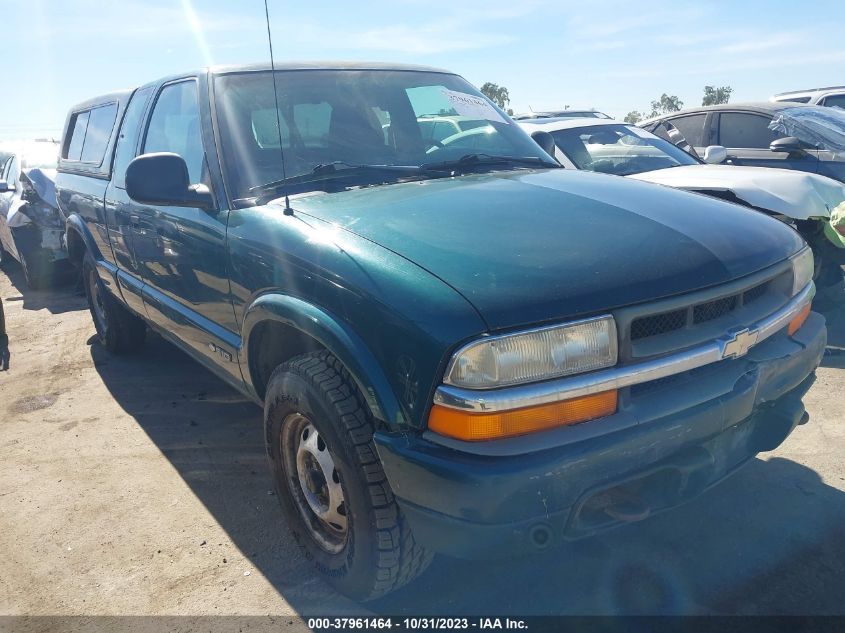 CHEVROLET S-10 LS  *1GCDT19X1W8167945*