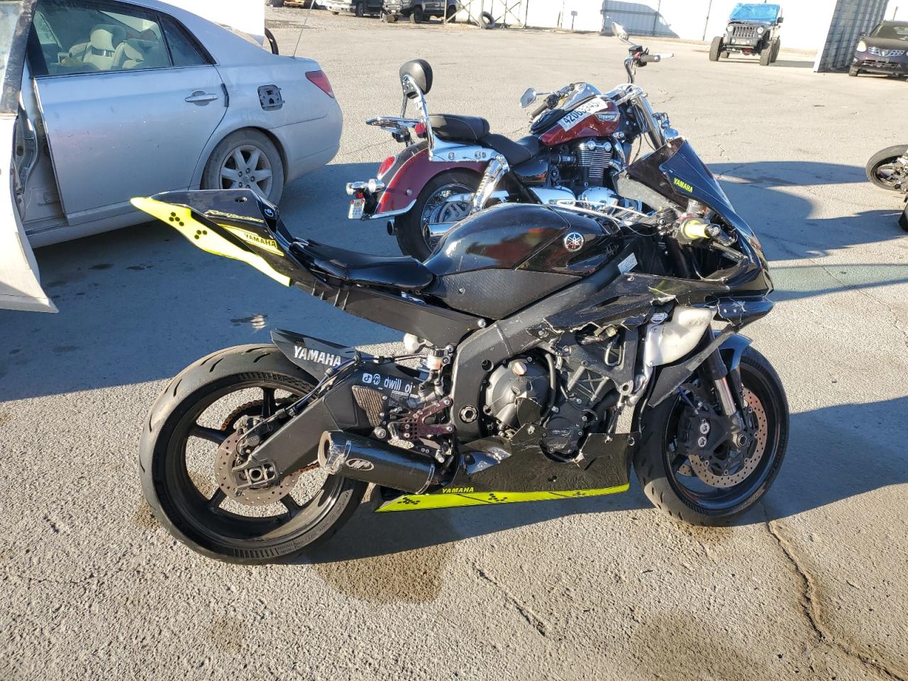 vehicle photo
