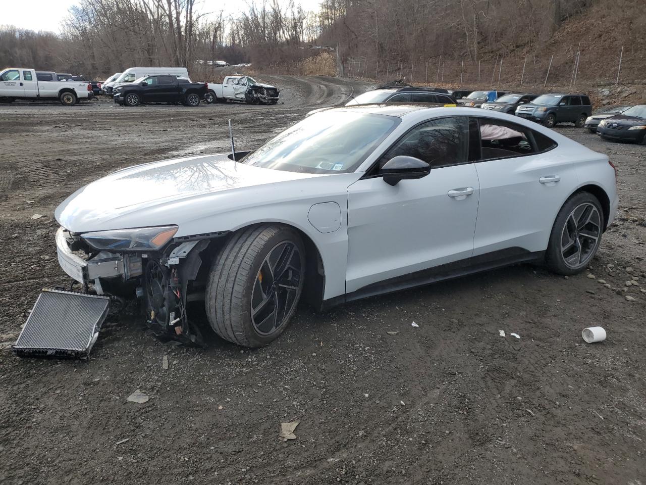 AUDI RS E-TRON   *WAUBHBFW7R7901666*