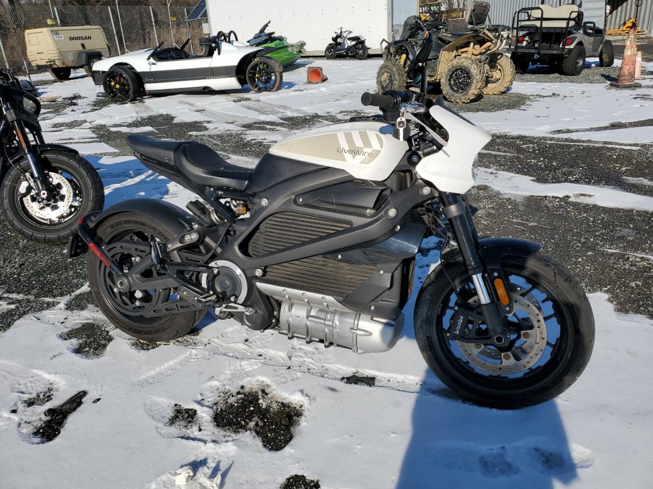 OTHER MOTORCYCLE   *1HD2XBEB6MB875165*