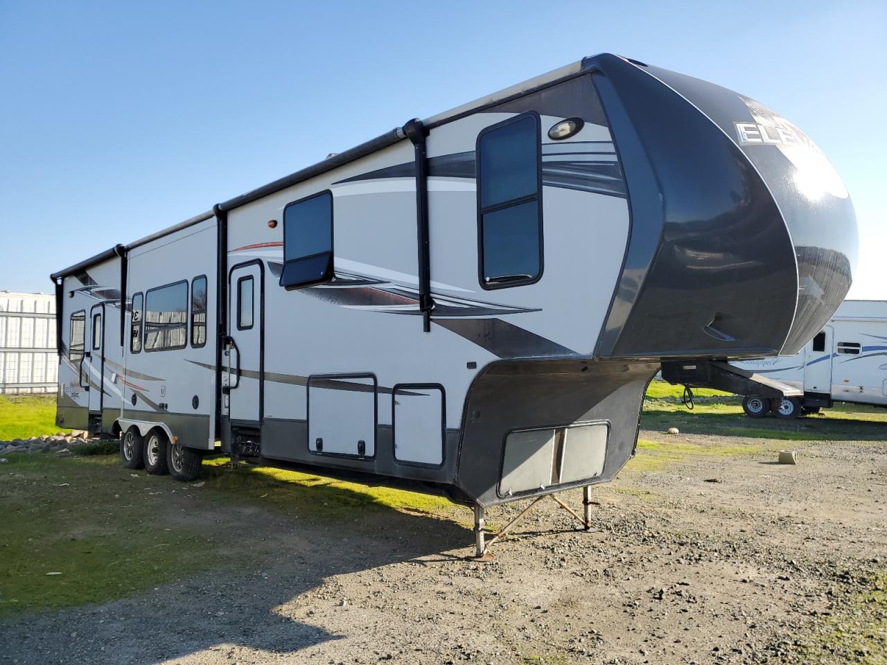 CROSSROADS TRAILER   *4V0FC3832EE012426*