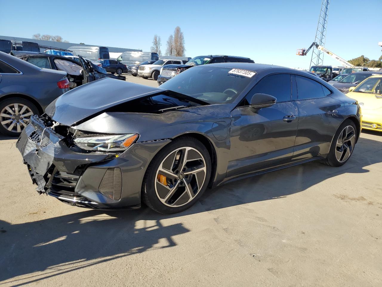 AUDI RS E-TRON   *WAUBHBFW8R7901420*