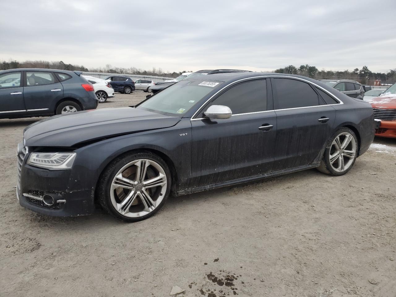 AUDI S8 QUATTRO  *WAUK2AFD2FN021685*