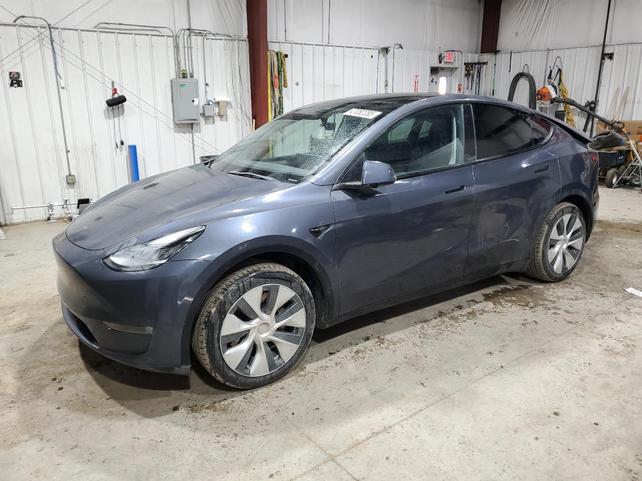 TESLA MODEL Y   *7SAYGDEE4PA122494*