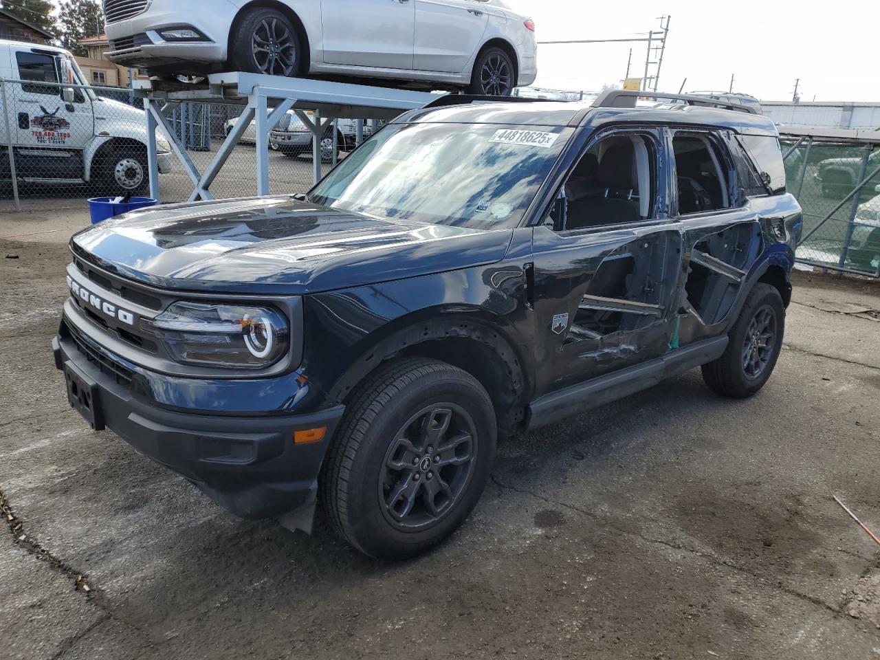 vehicle photo
