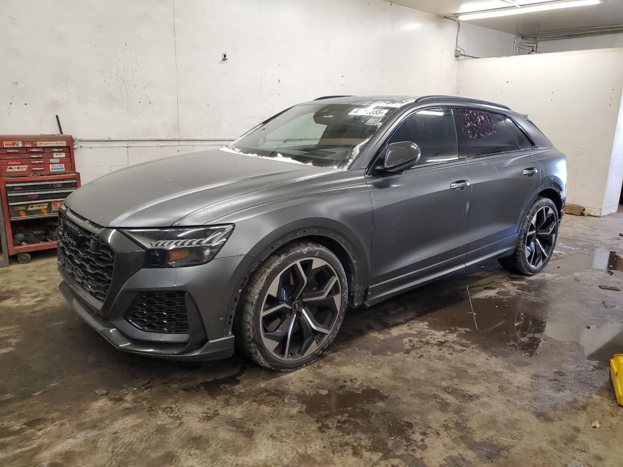 AUDI RS Q8  *WU1ARBF1XMD020277*