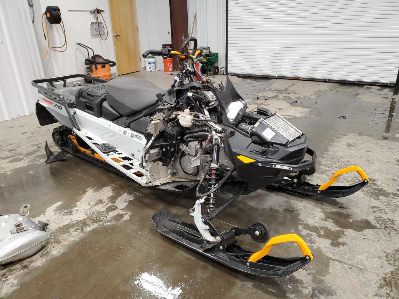 SKI DOO EXPEDITION   *2BPSAYPJ3PV000018*