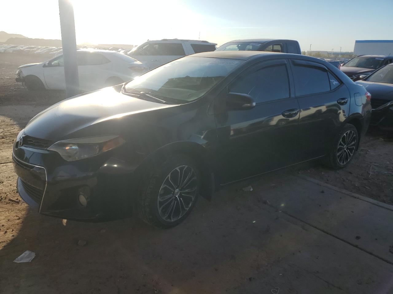 TOYOTA COROLLA L  *5YFBURHE3FP256553*