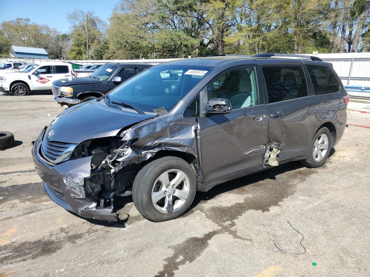 TOYOTA SIENNA LE  *5TDKZ3DC4HS848928*