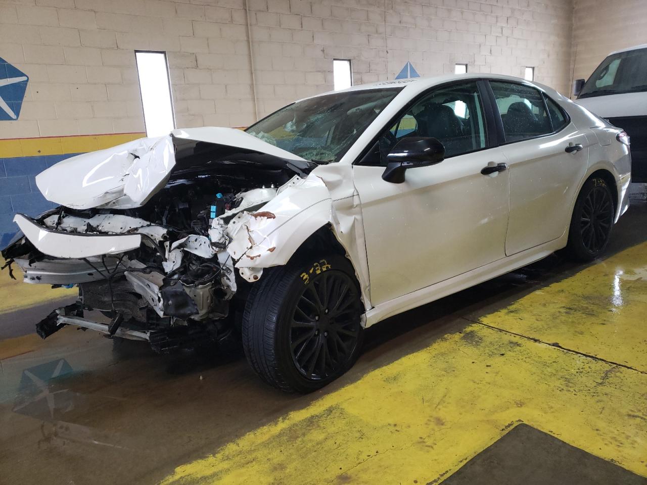 TOYOTA CAMRY SE  *4T1G11BK8MU026436*