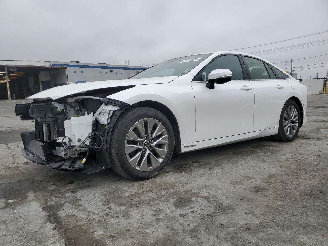 TOYOTA MIRAI XLE  *JTDAAAAA0PA010546*