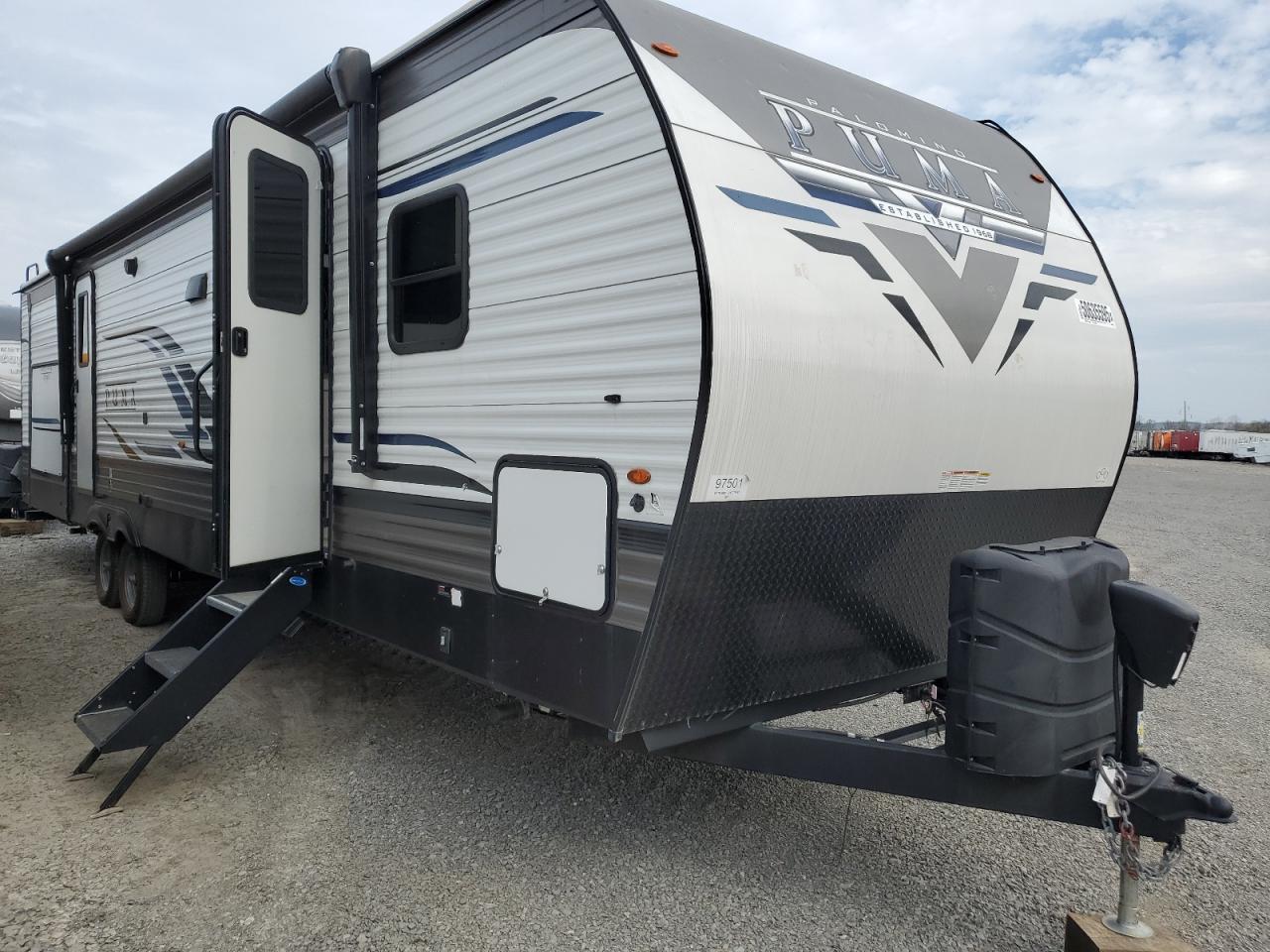 PUMA PUMA   *4X4TPUH21NP097501*