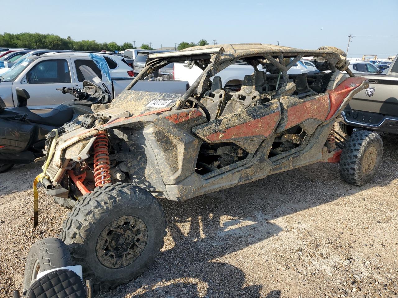 CAN-AM SIDEBYSIDE MAVERICK X  *3JBVKAW40MK000422*