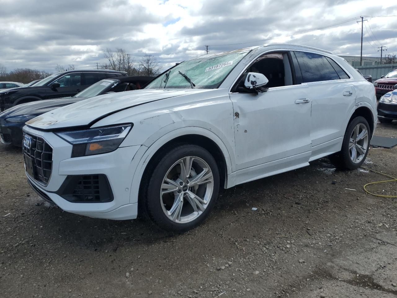 AUDI Q8 PREMIUM  *WA1BVBF19ND017136*