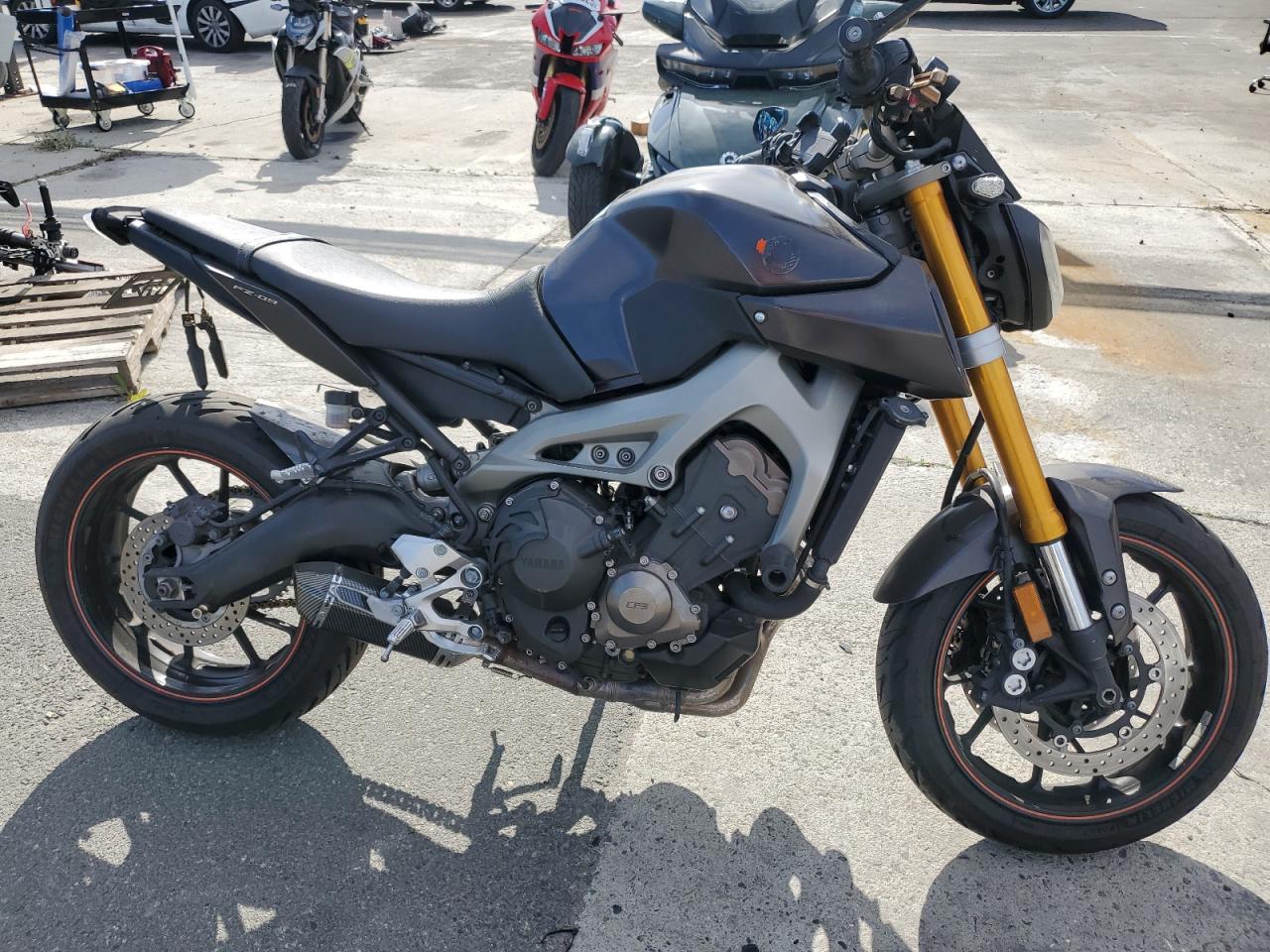YAMAHA FZ-07/09 FZ09 C  *JYARN33Y5EA000701*