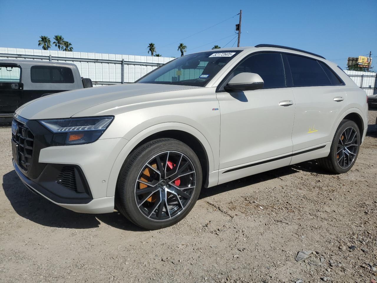 AUDI Q8 PREMIUM  *WA1EVBF14PD034863*
