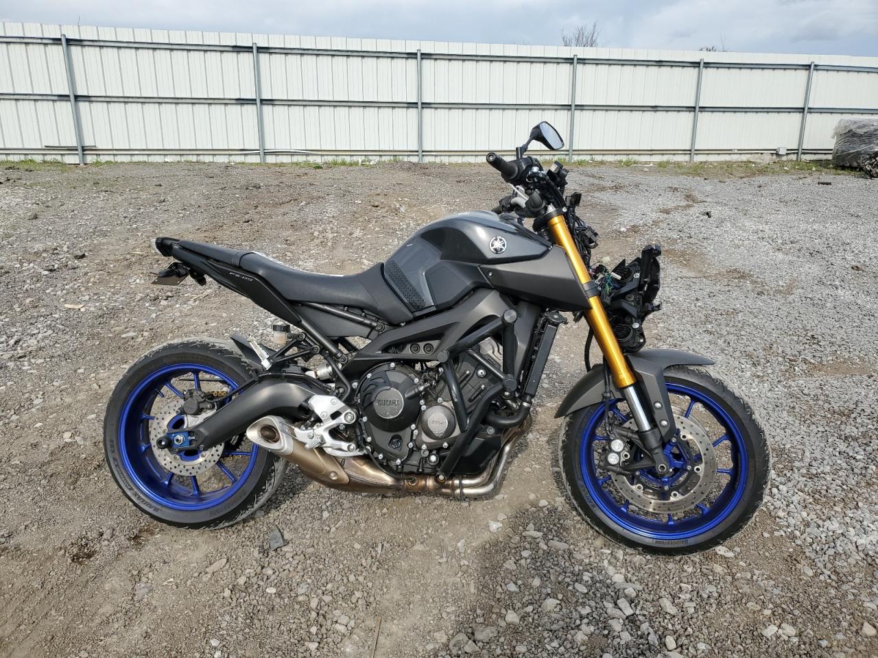 YAMAHA FZ-07/09 FZ09 C  *JYARN33Y2EA001045*