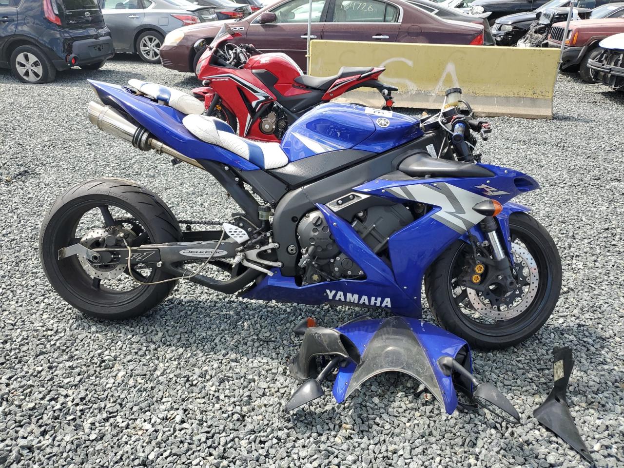 YAMAHA YZF1000 YZFR1  *JYARN13EX4A005529*