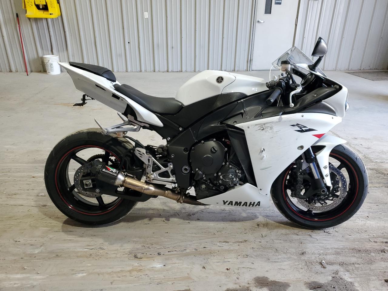 YAMAHA YZF1000 YZFR1  *JYARN23E7AA008034*