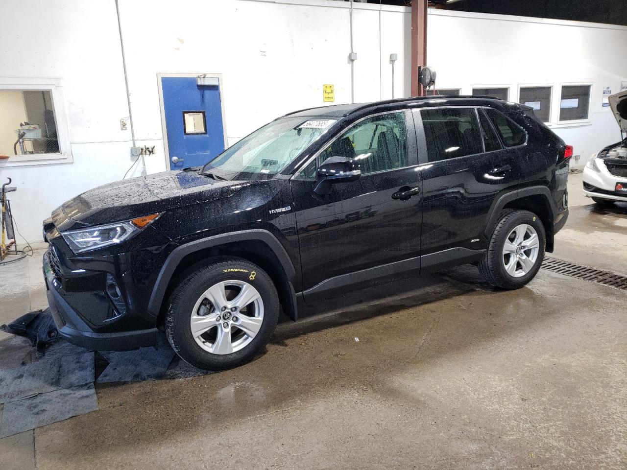 TOYOTA RAV4 XLE  *4T3R6RFV5MU017360*