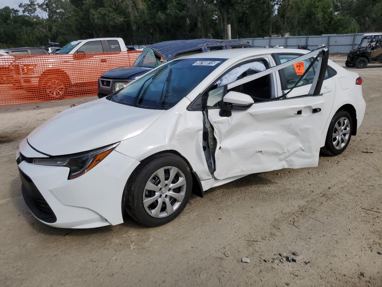 TOYOTA COROLLA LE  *5YFB4MDE5SP247758*