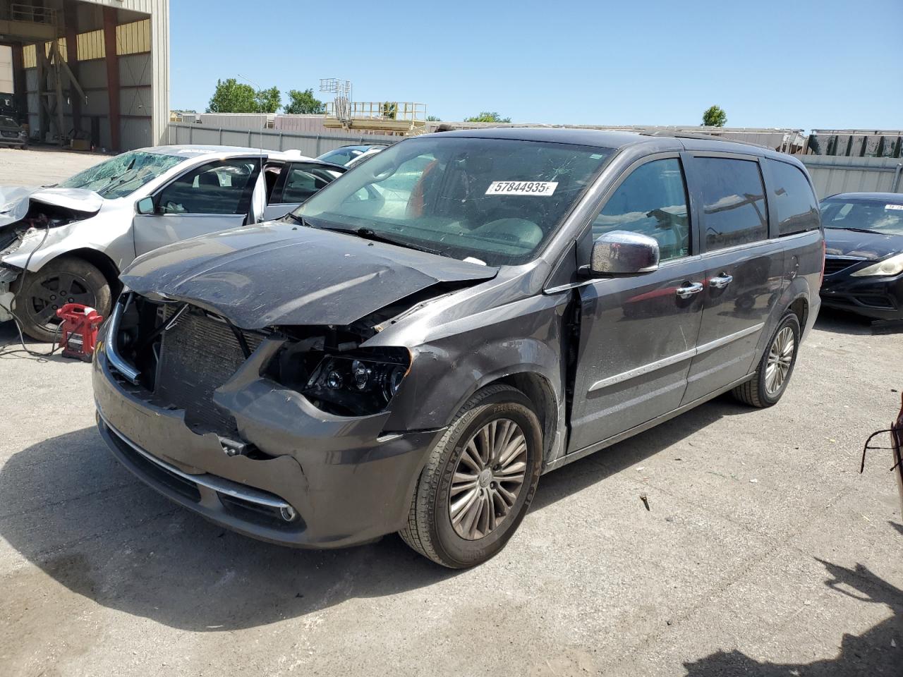 CHRYSLER MINIVAN TOWN & COU  *2C4RC1CG2GR121965*