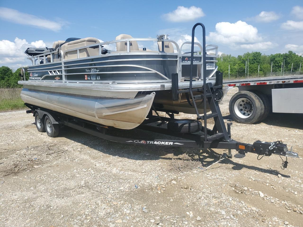 SUN TRACKER PARTYBARGE   *BUJ85190J223*