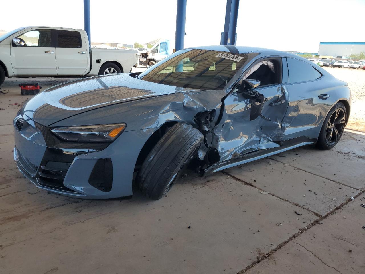 AUDI E-TRON GT   *WAUCJBFW0R7001457*