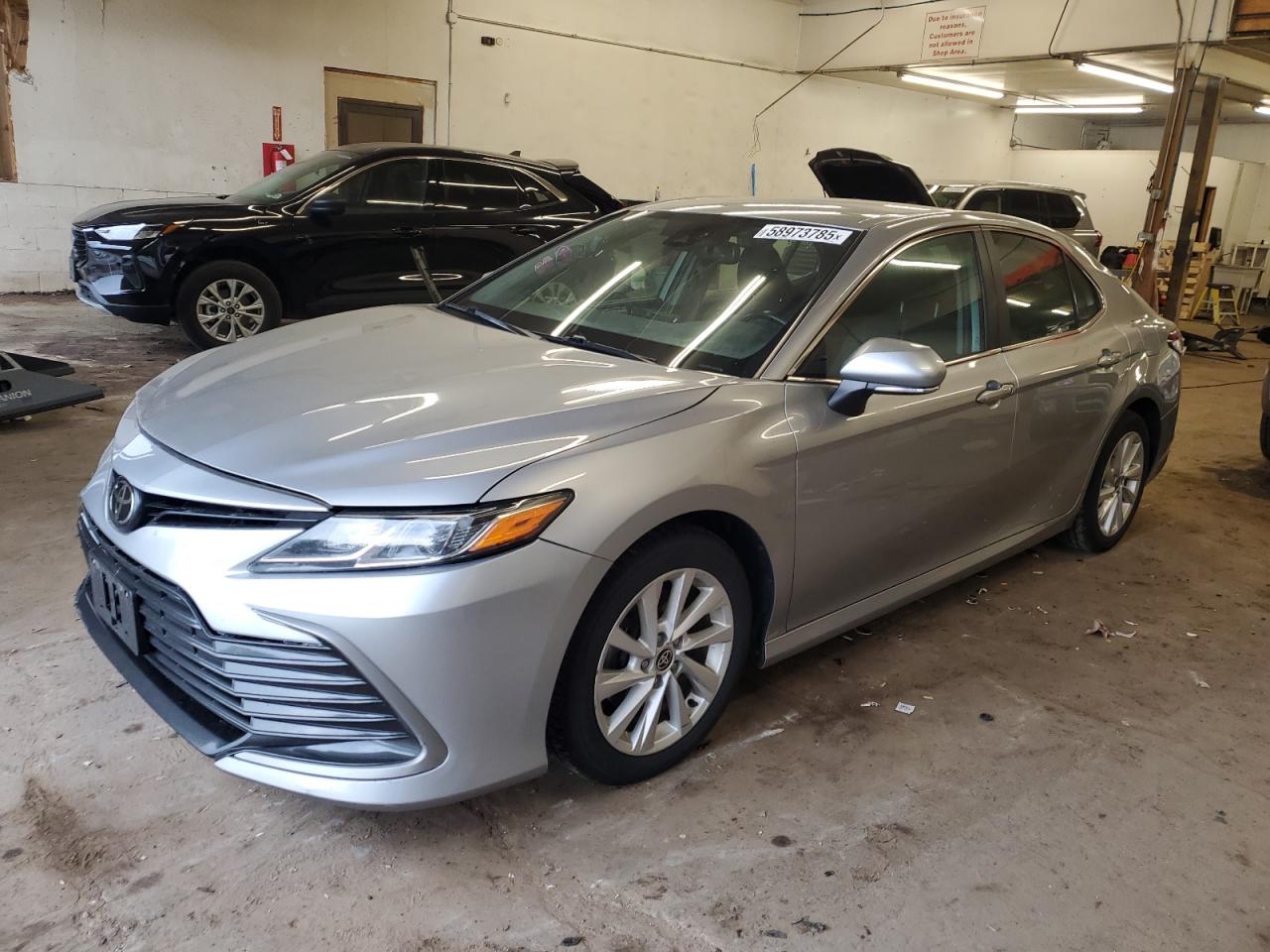 TOYOTA CAMRY LE  *4T1R11AK3NU681695*