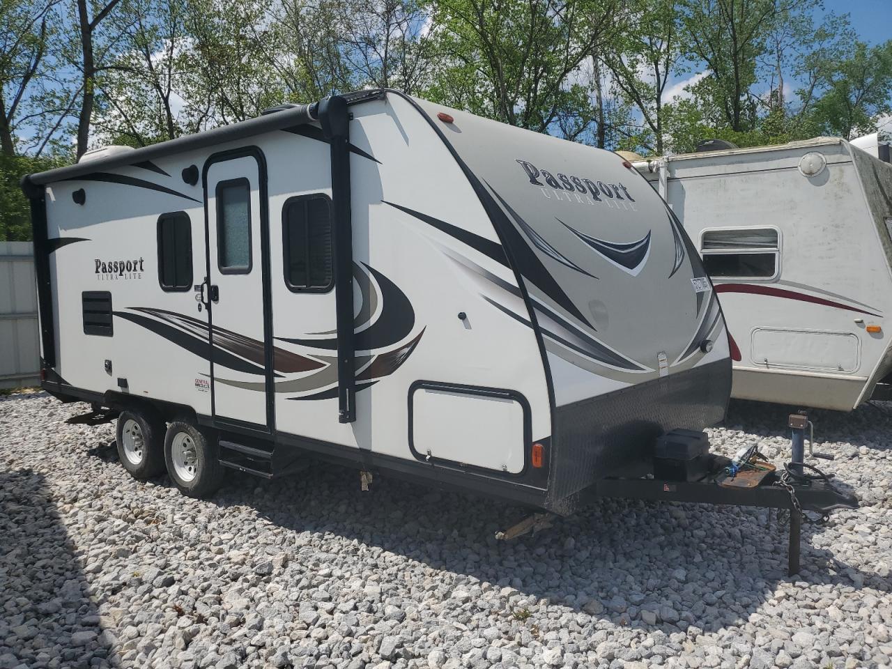 KEYSTONE PASSPORT   *4YDT19920JK418824*