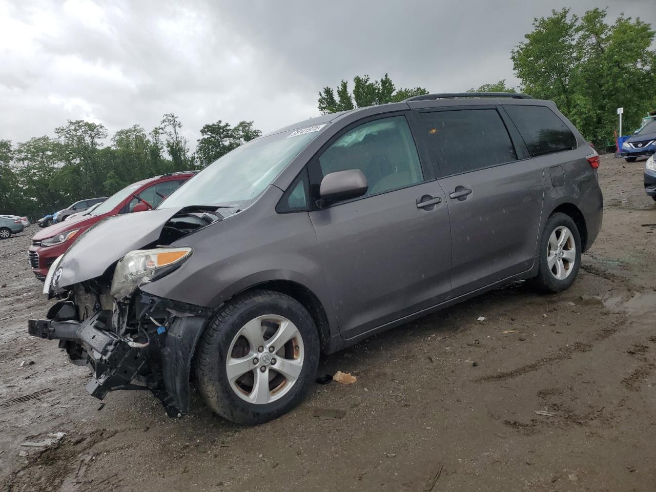 TOYOTA SIENNA LE  *5TDKK3DC3FS572405*