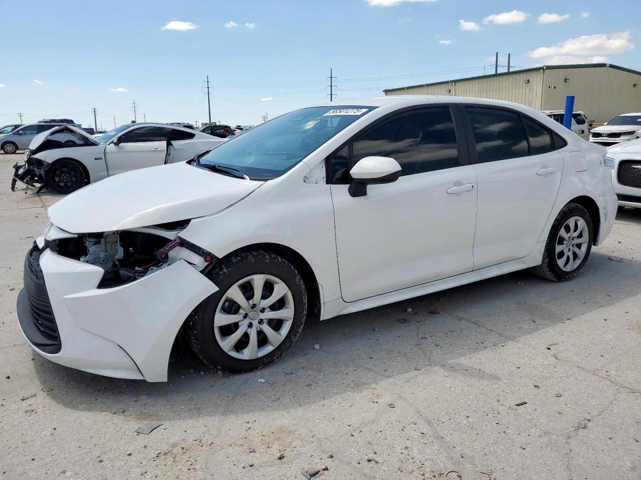 TOYOTA COROLLA LE  *5YFB4MDE8SP240738*