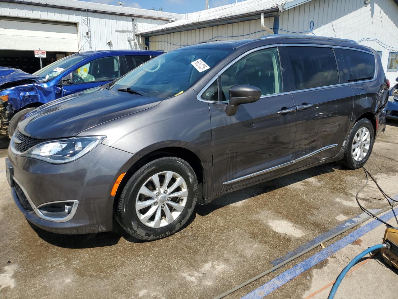 CHRYSLER PACIFICA T  *2C4RC1EG6JR228988*