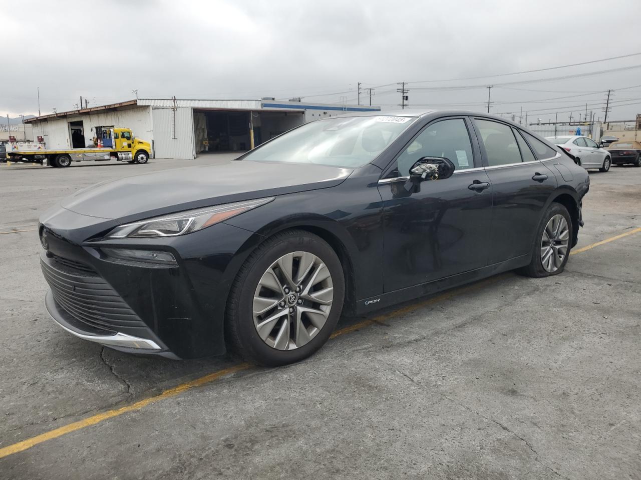 TOYOTA MIRAI XLE  *JTDAAAAA0RA011862*