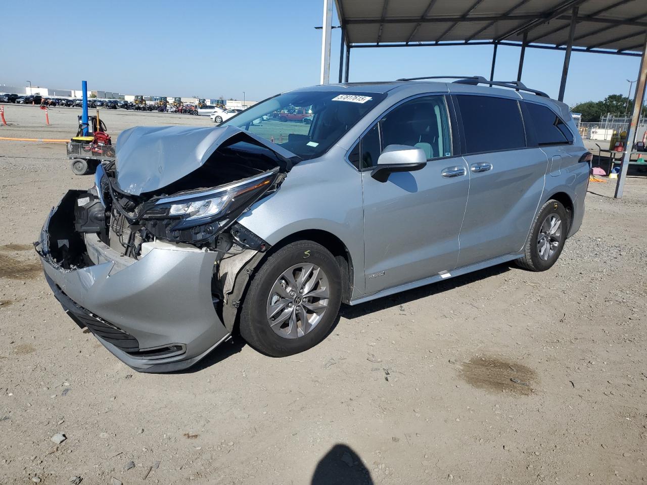 TOYOTA SIENNA XLE  *5TDYRKEC7MS072453*