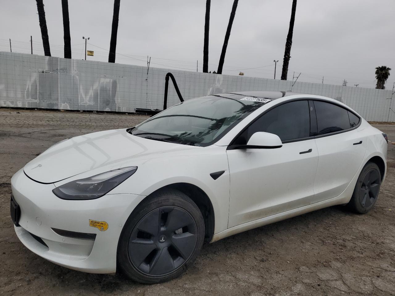 TESLA MODEL 3   *5YJ3E1EA4NF359740*