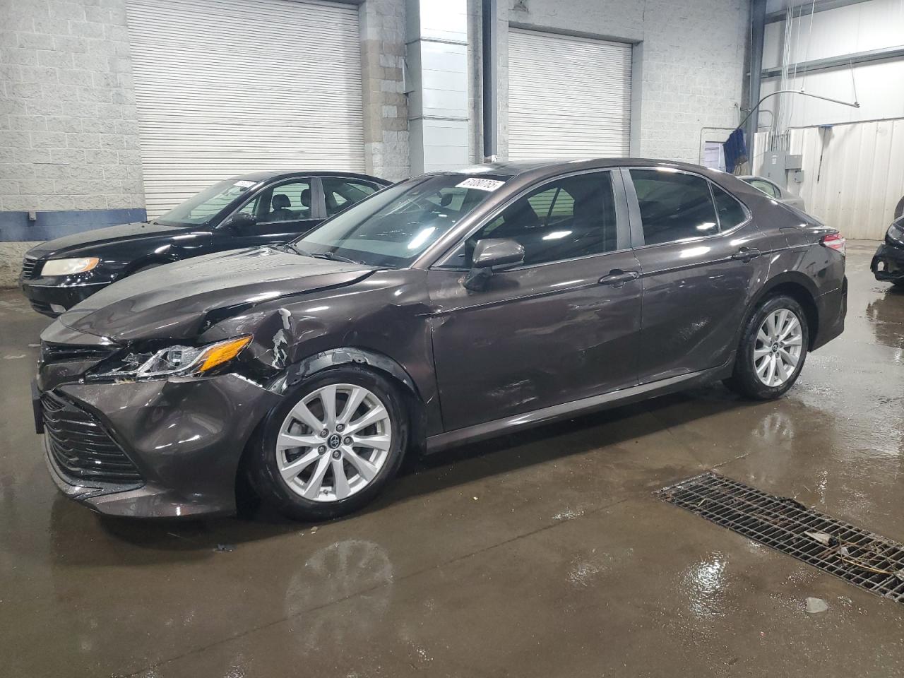 TOYOTA CAMRY L  *4T1B11HK0JU601741*