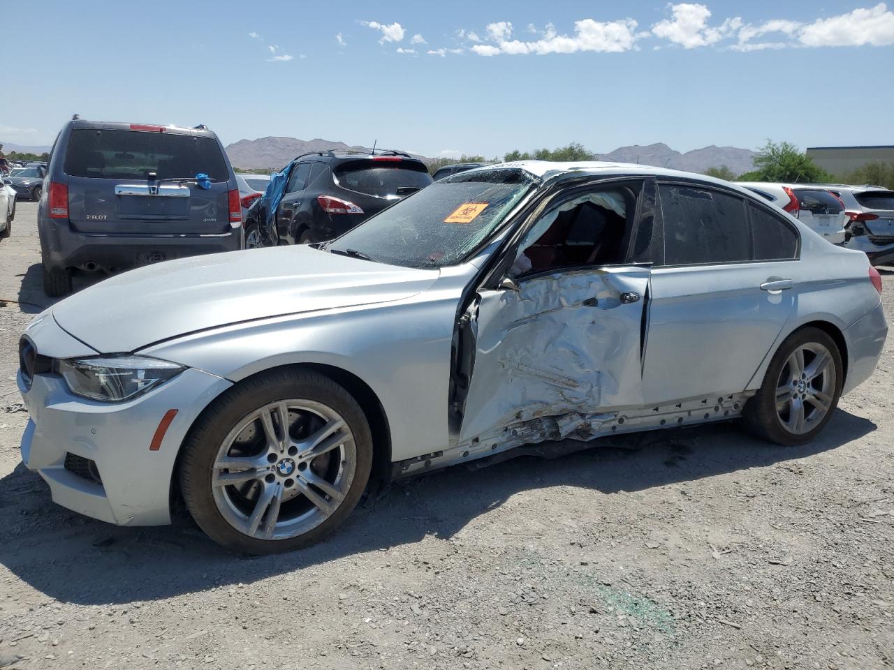 BMW 3 SERIES 330 I  *WBA8B9C55JAE21989*