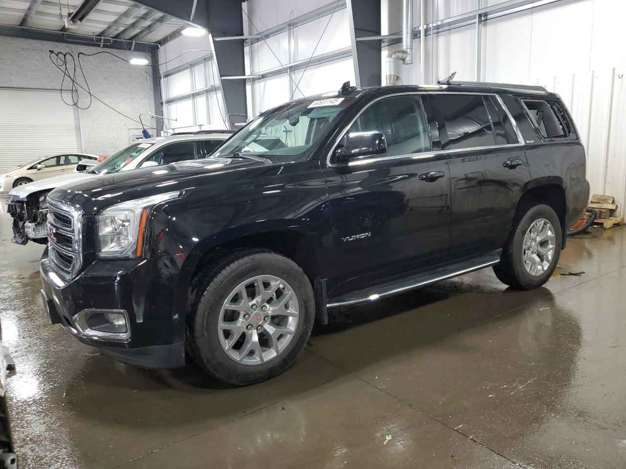 GMC YUKON SLE  *1GKS2AKC9KR101962*