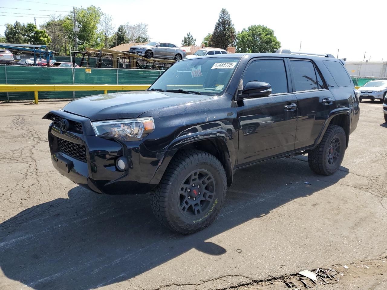 TOYOTA 4RUNNER SR  *JTEBU5JR3K5700930*