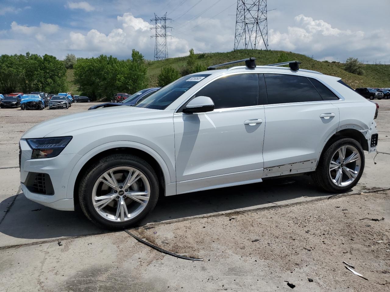 AUDI Q8 PREMIUM  *WA1BVBF17PD038960*