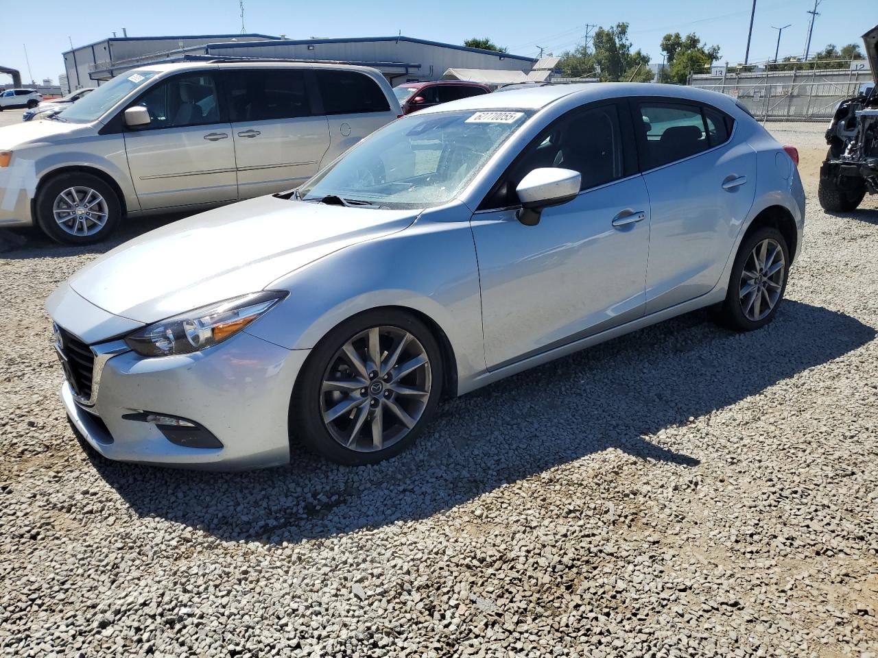 MAZDA 3 TOURING  *3MZBN1L39JM187725*