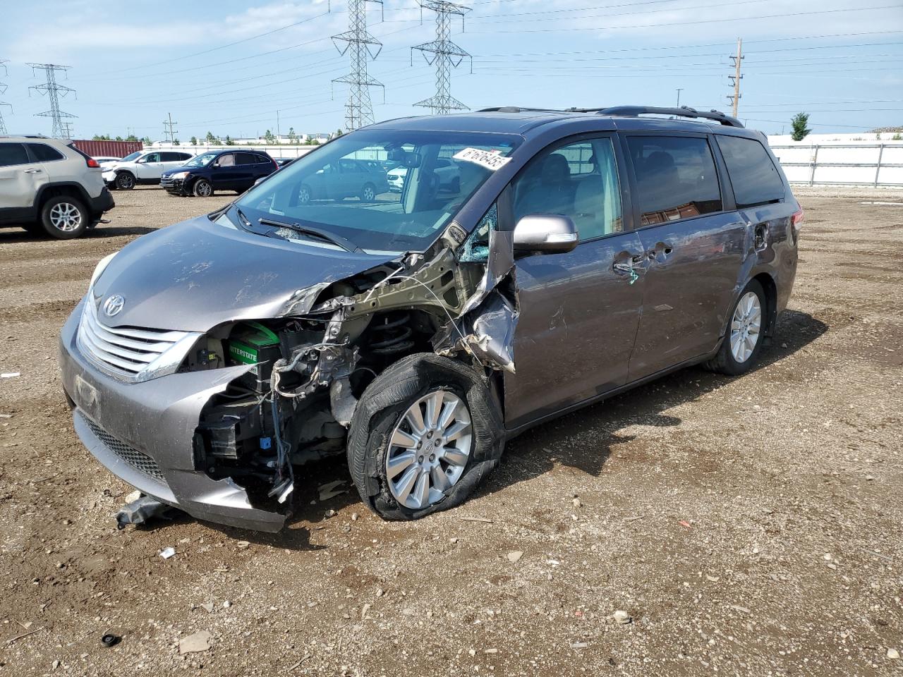 TOYOTA SIENNA XLE  *5TDYK3DC0DS297468*