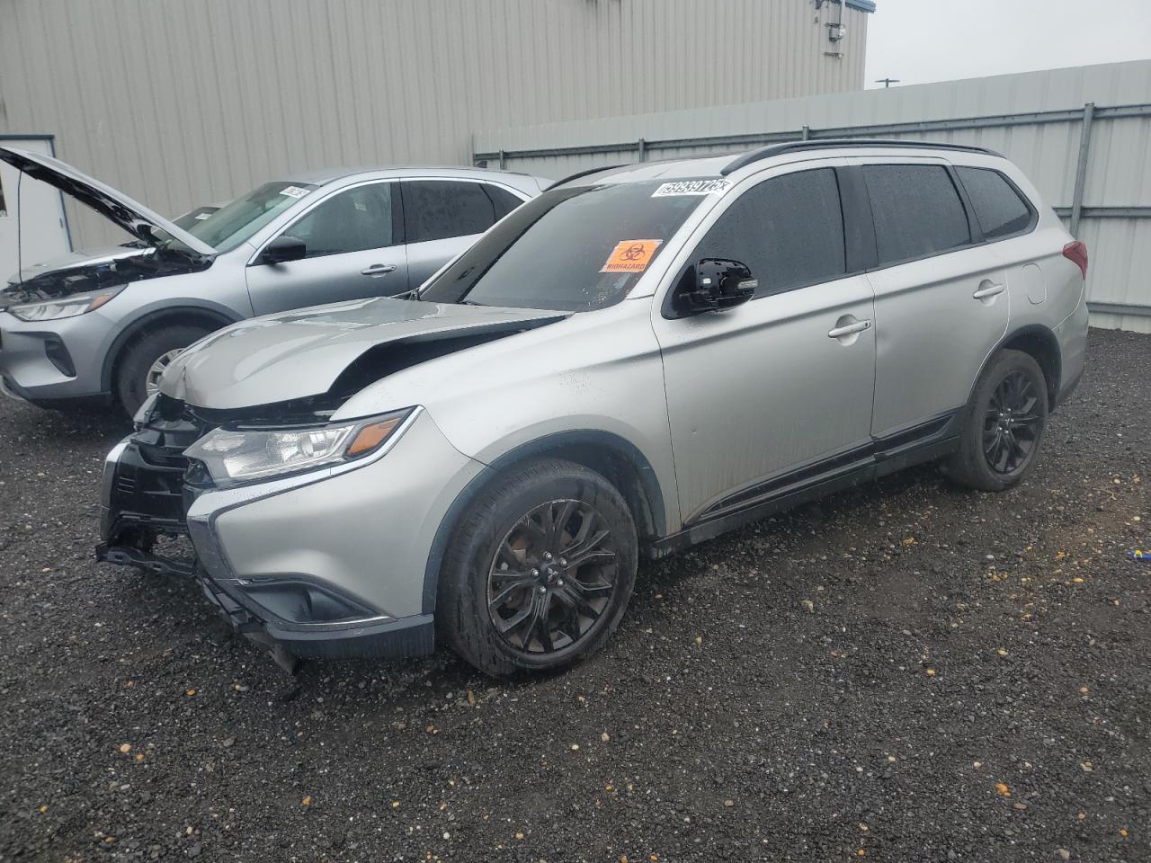 MITSUBISHI OUTLANDER   *JA4AD3A39KZ051587*