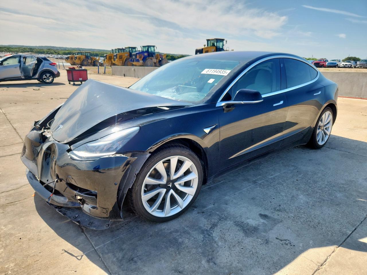 TESLA MODEL 3   *5YJ3E1EA4JF177868*