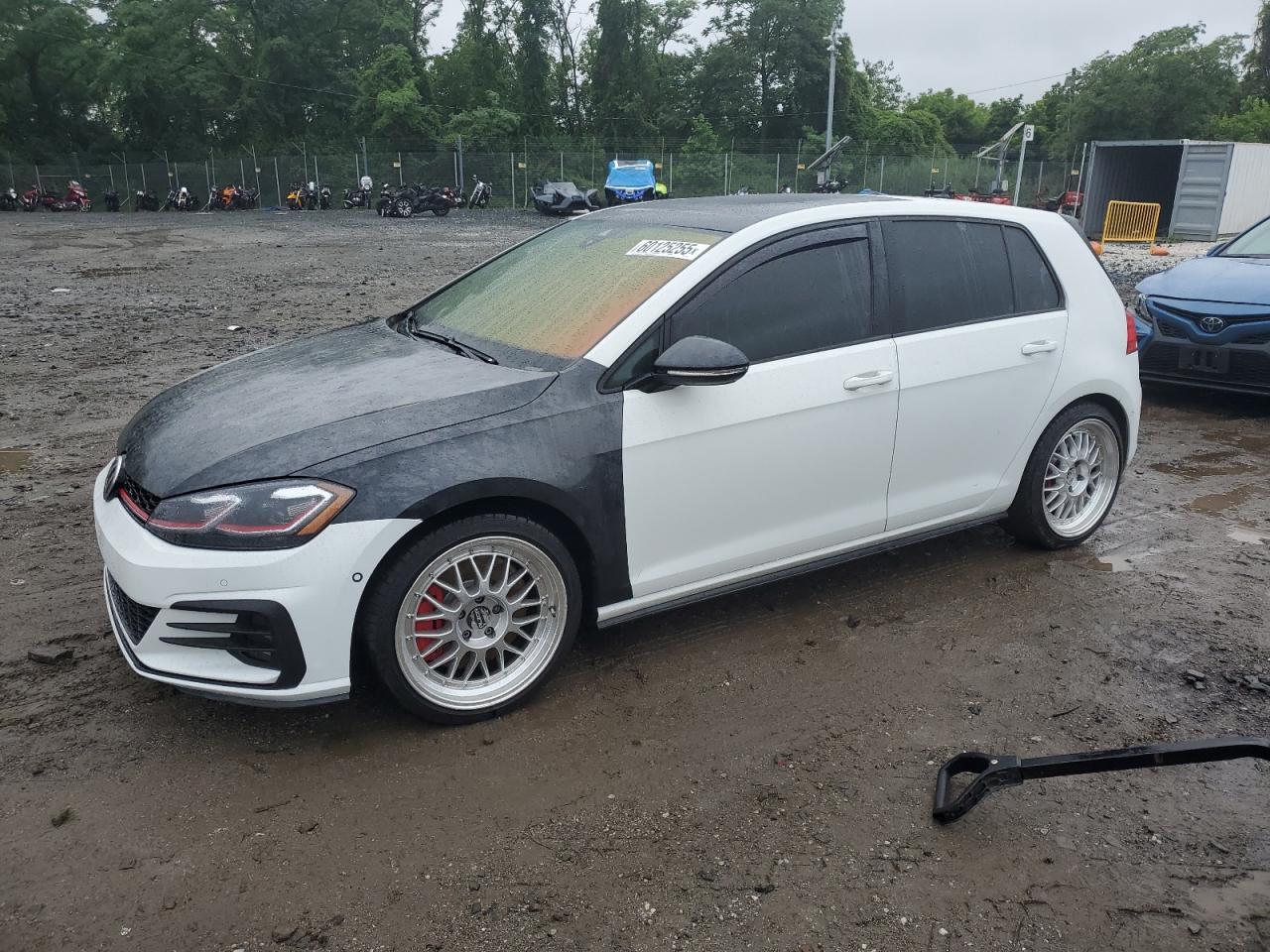 VOLKSWAGEN GTI S/SE  *3VW447AU3JM263188*