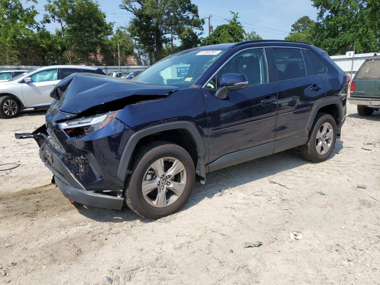 TOYOTA RAV4 XLE  *2T3P1RFV1NW282106*