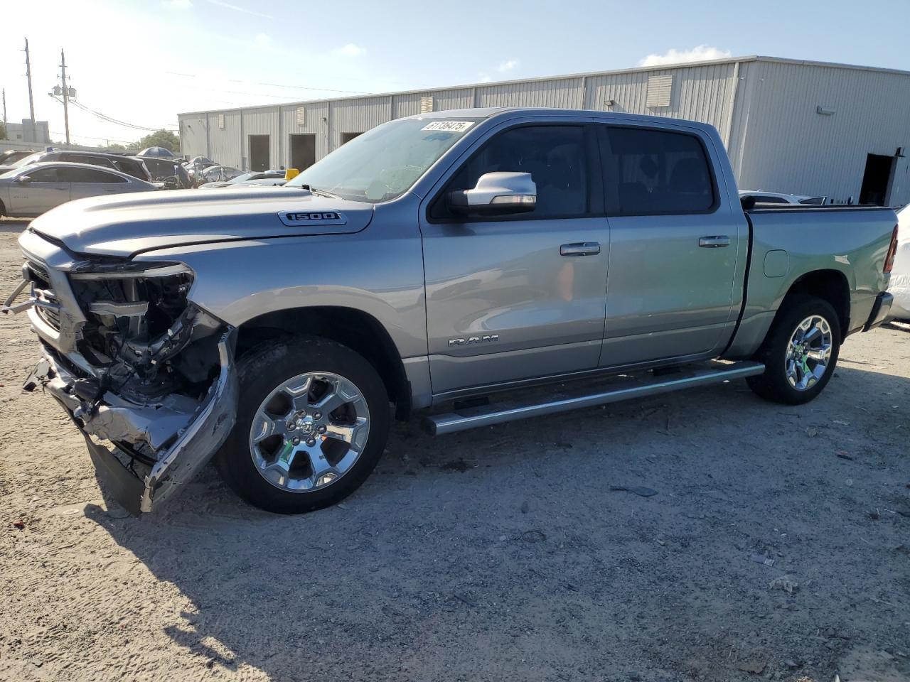 RAM 1500 BIG H  *1C6RRFFG2KN674930*