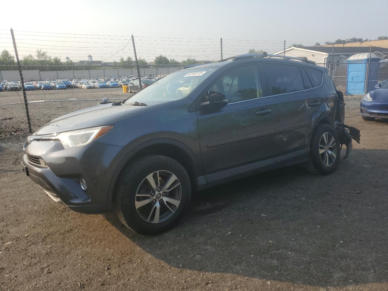 TOYOTA RAV4 ADVEN  *JTMRFREV8JJ724285*