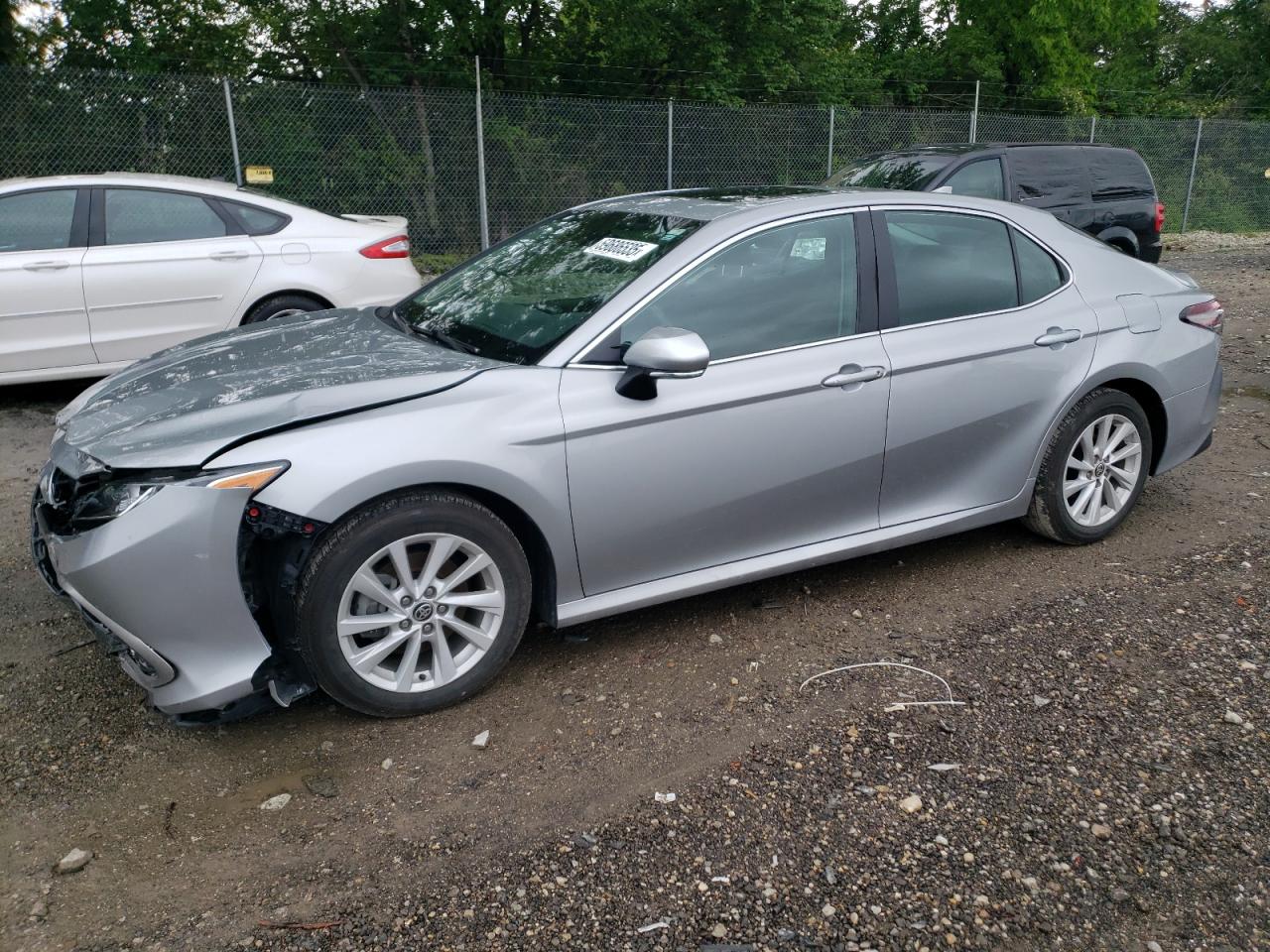 TOYOTA CAMRY LE  *4T1R11AK7MU422447*